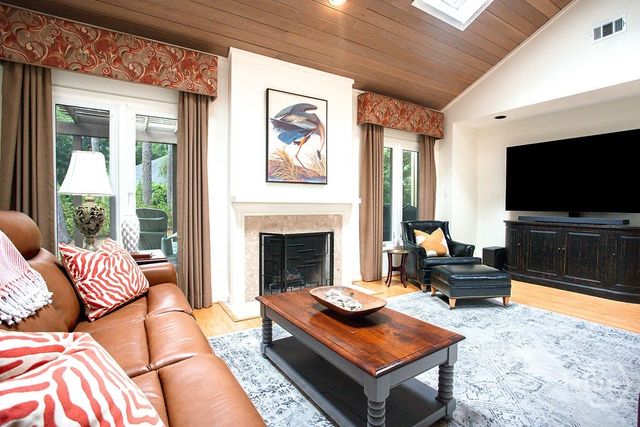 2 Bray Lane, Savannah, GA 31411