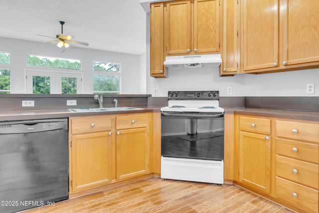 757 BENTON HARBOR Drive E, Jacksonville, FL 32225