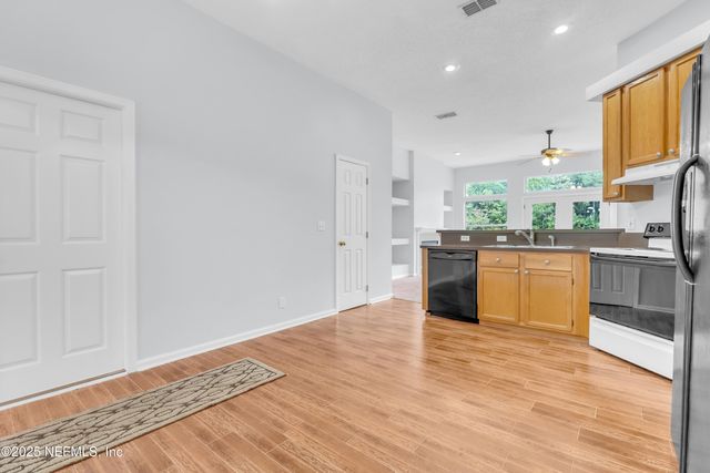 757 BENTON HARBOR Drive E, Jacksonville, FL 32225