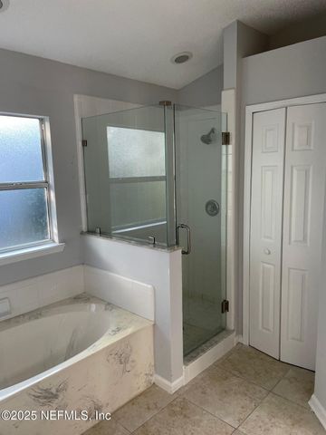 757 BENTON HARBOR Drive E, Jacksonville, FL 32225