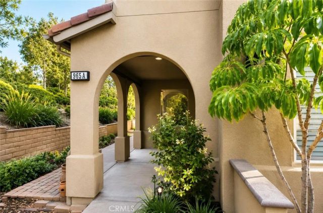965 Sweetbriar Lane A, Azusa, CA 91702