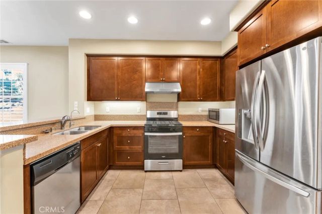 965 Sweetbriar Lane A, Azusa, CA 91702