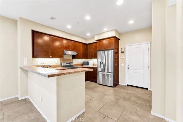 965 Sweetbriar Lane A, Azusa, CA 91702
