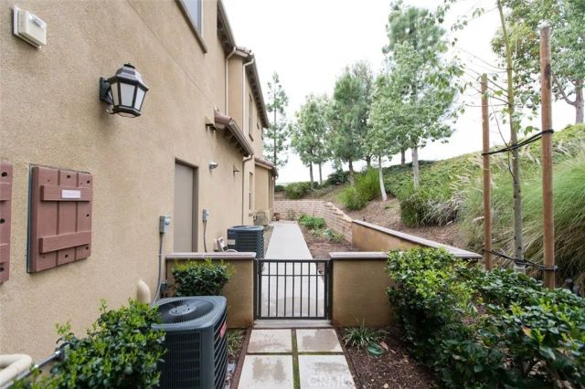 965 Sweetbriar Lane A, Azusa, CA 91702