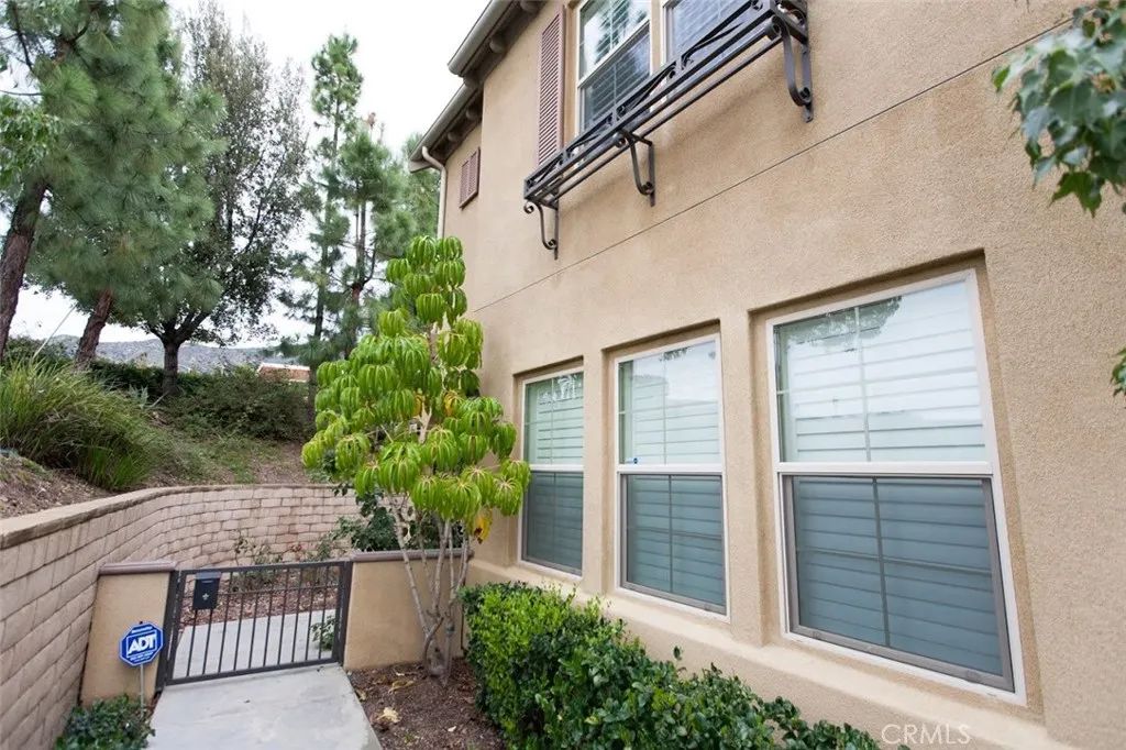 965 Sweetbriar Lane A, Azusa, CA 91702