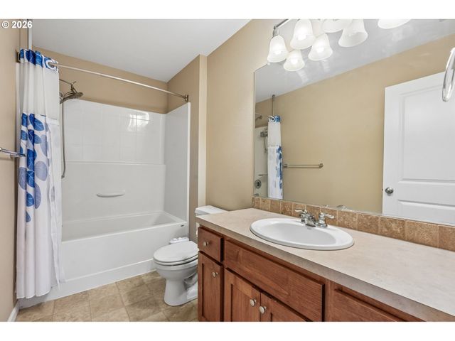 2967 Se COLUMBUS Ave, Hillsboro, OR 97123