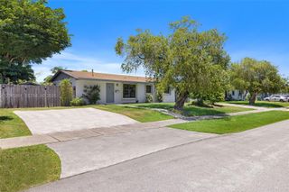 9971 SW 156th Ter, Miami, FL 33157