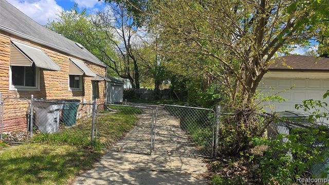 623 E Elza Avenue, Hazel Park, MI 48030
