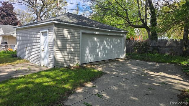 623 E Elza Avenue, Hazel Park, MI 48030