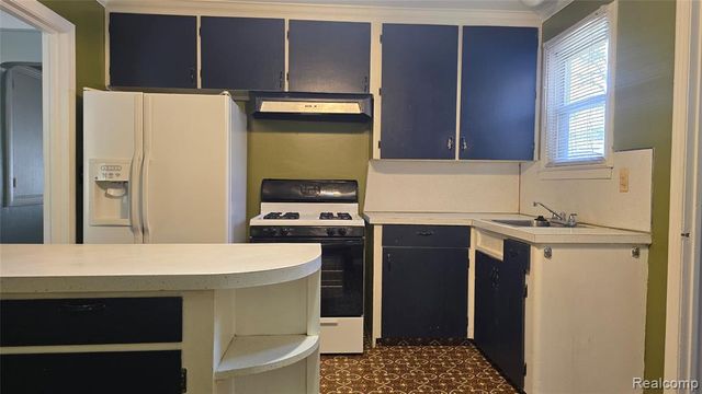623 E Elza Avenue, Hazel Park, MI 48030