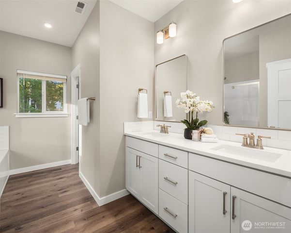 10424 348 Avenue SE, Snoqualmie, WA 98065