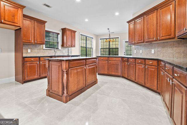 1215 Persimmon Way, Mcdonough, GA 30252