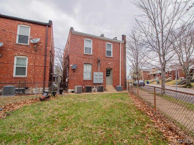 5700 Goener Avenue, St Louis, MO 63116