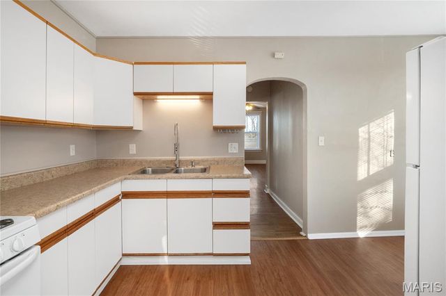 5700 Goener Avenue, St Louis, MO 63116