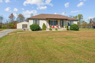 532 Douglas Ln, Lafayette, TN 37083