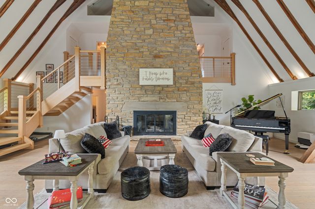 35 Spring Drive, Zionsville, IN 46077