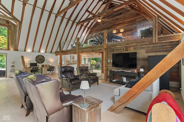 35 Spring Drive, Zionsville, IN 46077