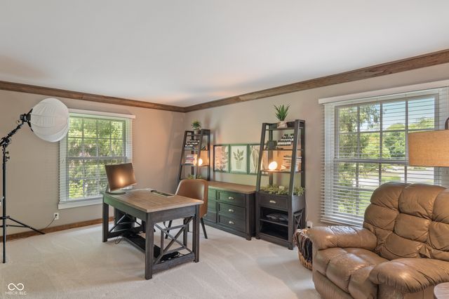 35 Spring Drive, Zionsville, IN 46077