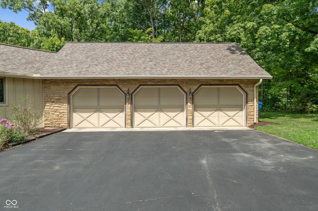 35 Spring Drive, Zionsville, IN 46077