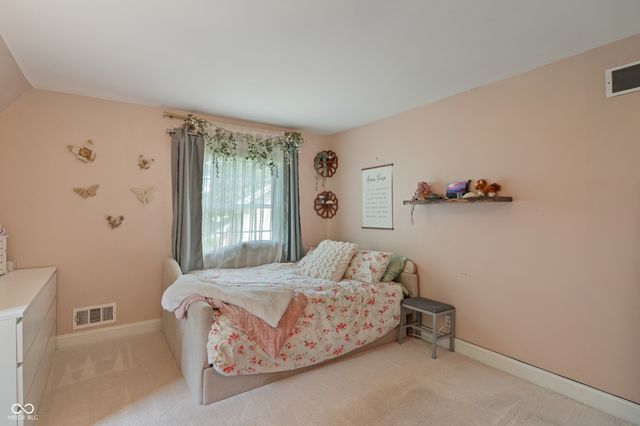 35 Spring Drive, Zionsville, IN 46077