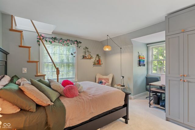 35 Spring Drive, Zionsville, IN 46077