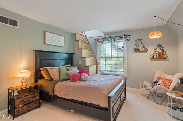 35 Spring Drive, Zionsville, IN 46077