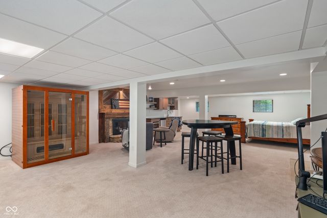 35 Spring Drive, Zionsville, IN 46077