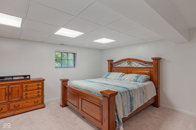 35 Spring Drive, Zionsville, IN 46077