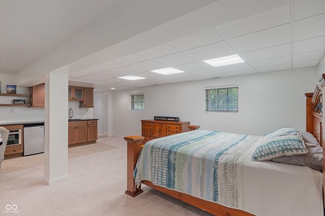 35 Spring Drive, Zionsville, IN 46077
