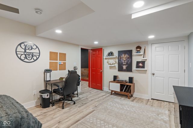 35 Spring Drive, Zionsville, IN 46077