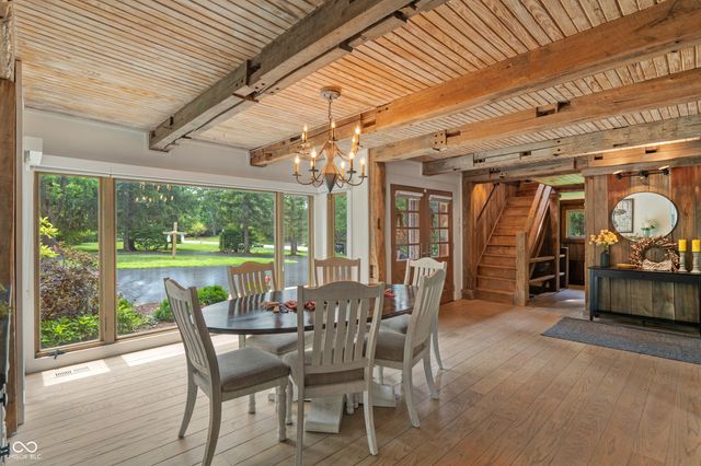 35 Spring Drive, Zionsville, IN 46077