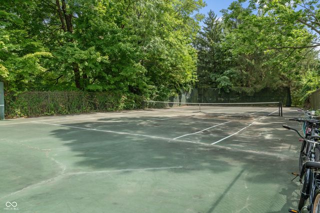 35 Spring Drive, Zionsville, IN 46077