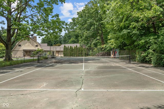 35 Spring Drive, Zionsville, IN 46077