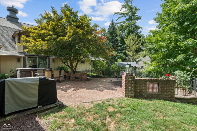 35 Spring Drive, Zionsville, IN 46077