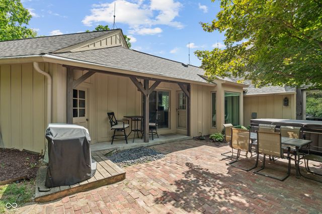 35 Spring Drive, Zionsville, IN 46077
