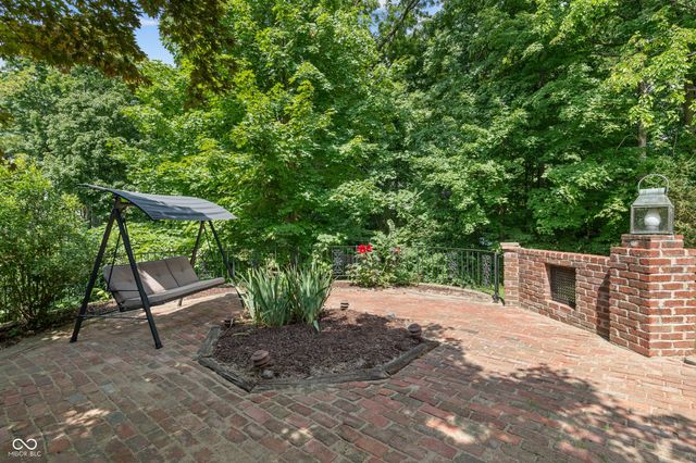 35 Spring Drive, Zionsville, IN 46077