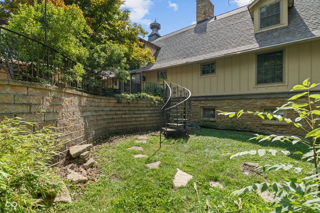 35 Spring Drive, Zionsville, IN 46077
