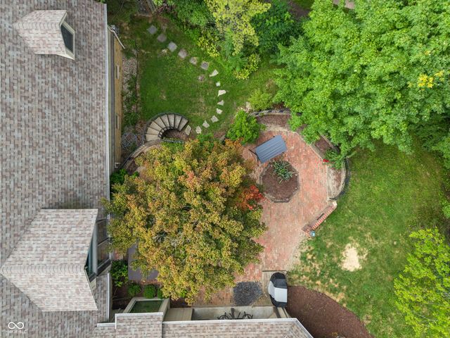 35 Spring Drive, Zionsville, IN 46077
