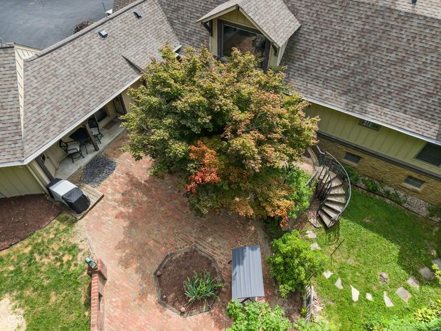 35 Spring Drive, Zionsville, IN 46077