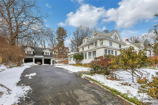 16 Mountain Avenue, Montclair, NJ 07042