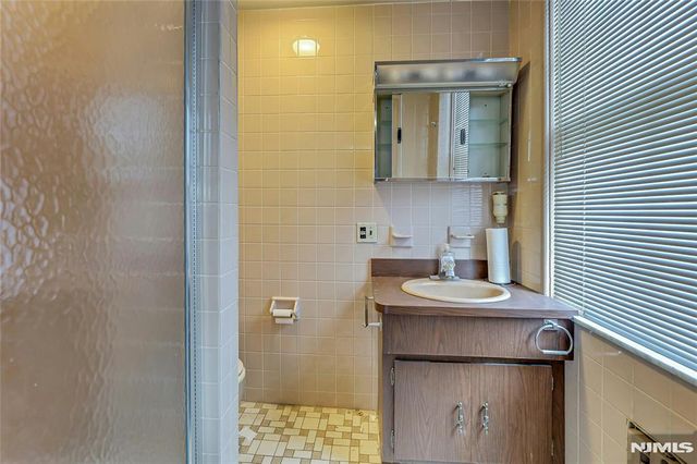 16 Mountain Avenue, Montclair, NJ 07042