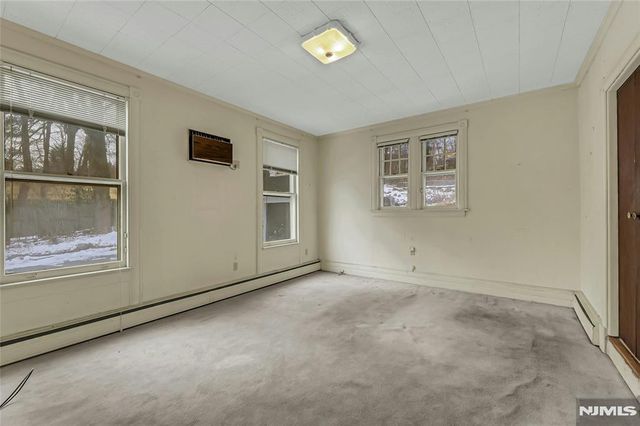 16 Mountain Avenue, Montclair, NJ 07042