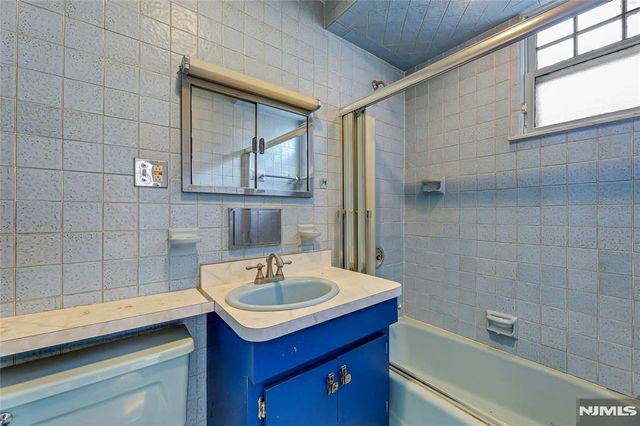 16 Mountain Avenue, Montclair, NJ 07042