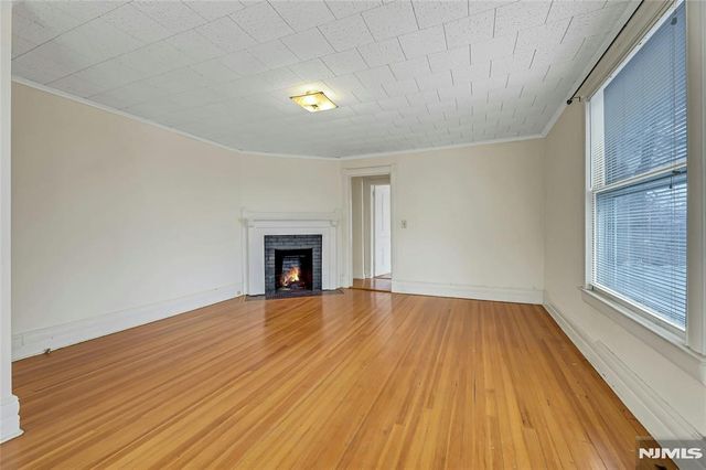 16 Mountain Avenue, Montclair, NJ 07042