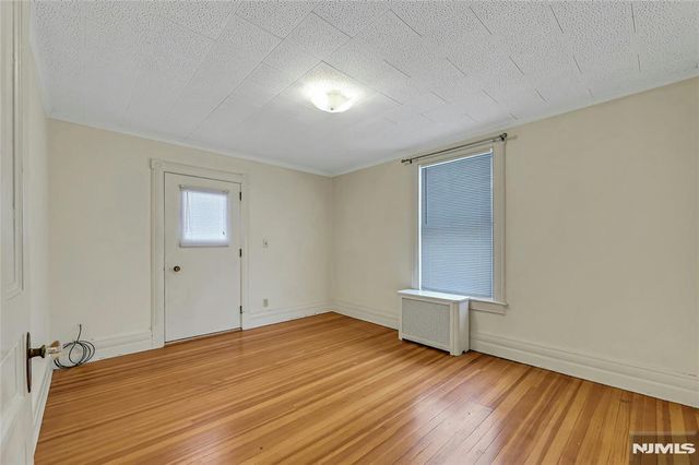 16 Mountain Avenue, Montclair, NJ 07042