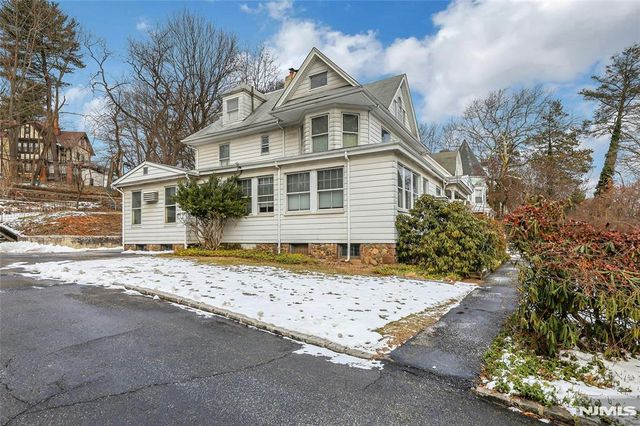 16 Mountain Avenue, Montclair, NJ 07042