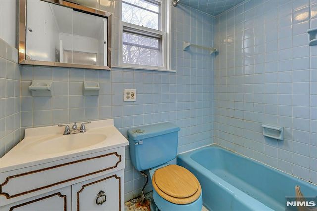 16 Mountain Avenue, Montclair, NJ 07042