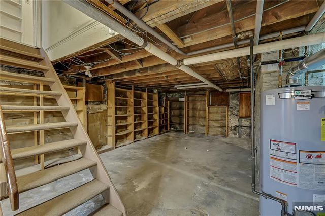 16 Mountain Avenue, Montclair, NJ 07042