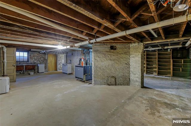 16 Mountain Avenue, Montclair, NJ 07042