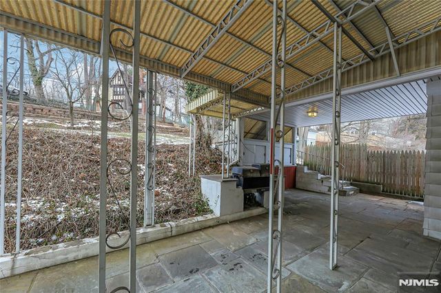 16 Mountain Avenue, Montclair, NJ 07042